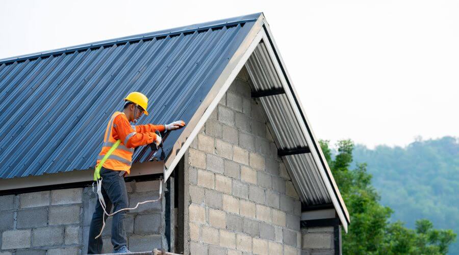 Expert new roof installation services in Staples, TX